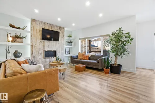 8712 96A AV, Morinville - $572,500