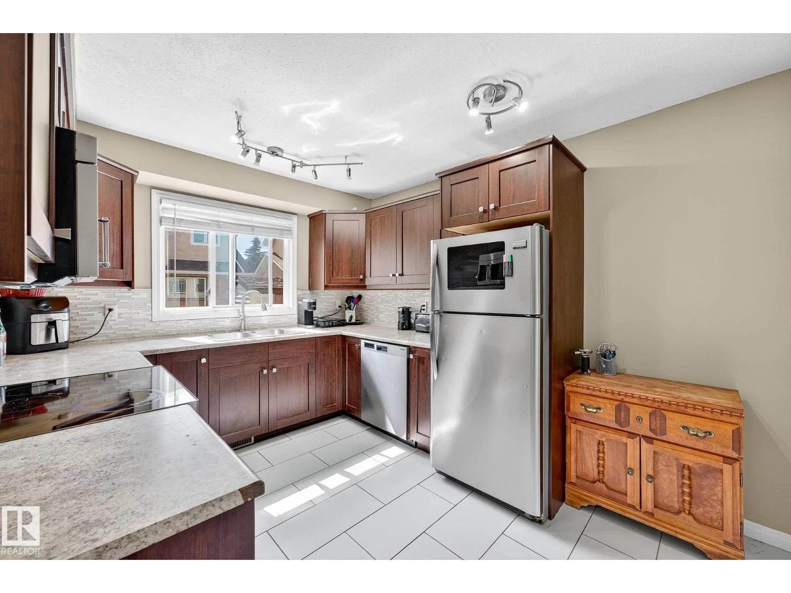 11005 162A AV NW, Edmonton - 3 bedroom Duplex for sale