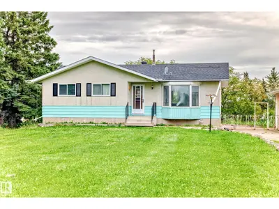 Interior photo 1 of 51349 RGE ROAD 222 NW