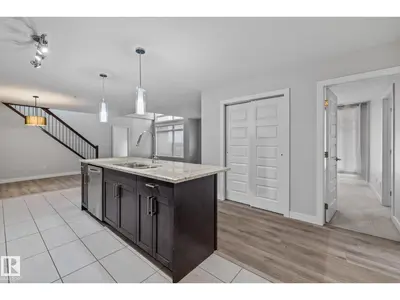 Interior photo 4 of #810 5151 WINDERMERE BV SW