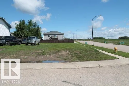 5102 59 AV, Elk Point - $45,000