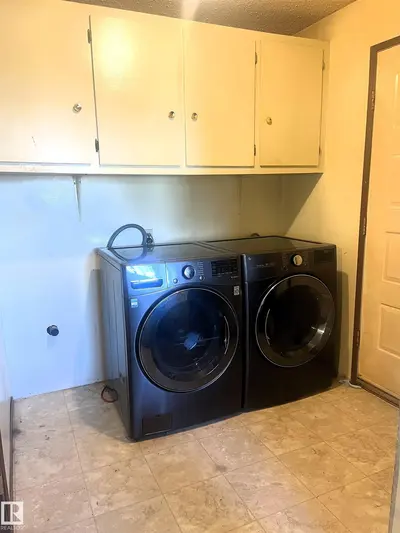 Interior photo 1 of 4821 52 Ave