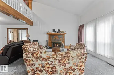 Interior photo 4 of 1102 13 AV