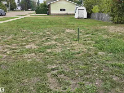 Interior photo 3 of 822 16 AV