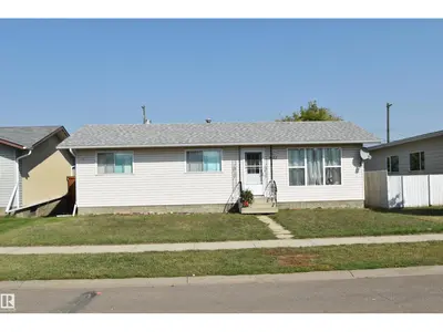 Interior photo 1 of 4422 49 AV