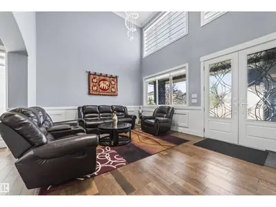 Interior photo 4 of 3909 49 AV