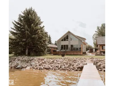 Interior photo 1 of 33 Lakeshore Dr