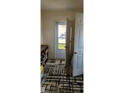 Interior photo 4 of 5002 - 50 AV