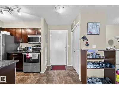 Interior photo 4 of #203 3207 JAMES MOWATT TR SW SW