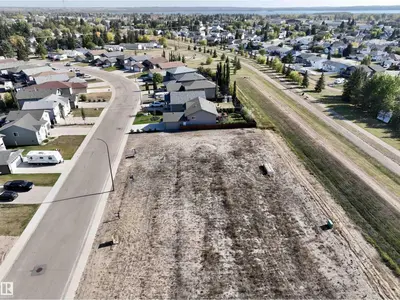 Interior photo 3 of 5553 55 AV