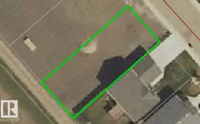 Interior photo 1 of 5553 55 AV