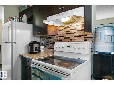 Interior photo 4 of 285 HARRISON DR NW