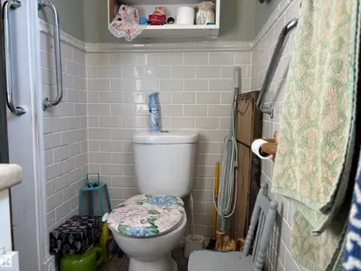 Interior photo 3 of 140 Russel DR