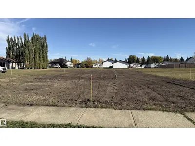 Interior photo 2 of 23 Woodbend