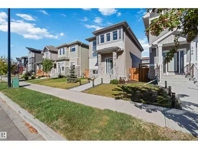 Interior photo 4 of 310 BALSAM LI