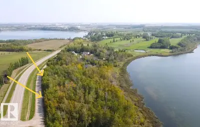 Interior photo 1 of 2 46321 TWP RD 611