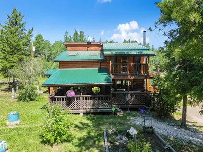 Interior photo 2 of 4836 A 53 AVE & 4836 B 53 AV