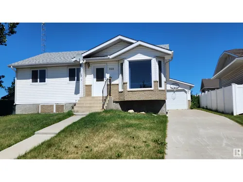 5122 59 AV, Elk Point - $227,000