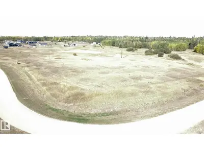 Interior photo 2 of 9 Bechthold Bay /104, 191054 twp 652