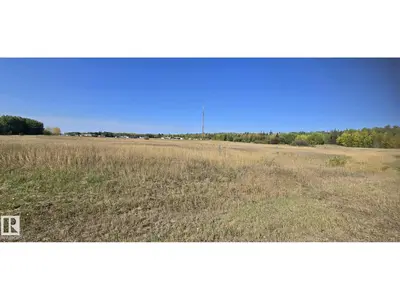 Interior photo 4 of 9 Bechthold Bay /104, 191054 twp 652