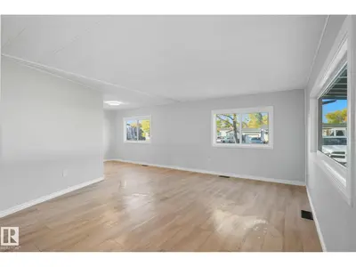 Interior photo 3 of 67 Ridgeway Dr NW