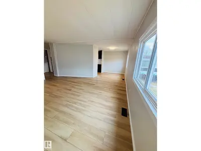 Interior photo 4 of 67 Ridgeway Dr NW