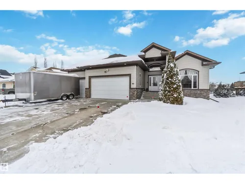 40 Landing Trails DR, Gibbons - $694,900