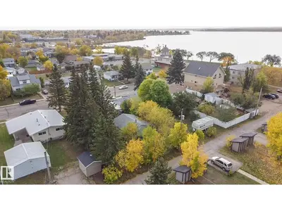 Interior photo 3 of 4814 53 ST