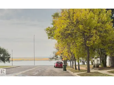 Interior photo 2 of 4814 53 ST