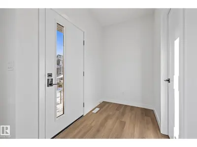 Interior photo 3 of 206 STARLING