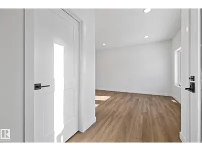 Interior photo 4 of 206 STARLING