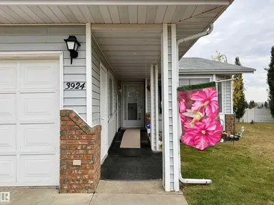 Interior photo 1 of 3924 56a Street CL