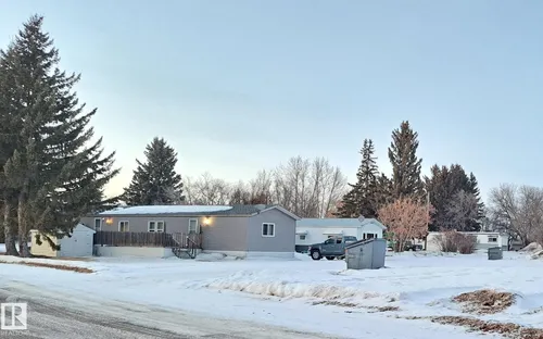 4820 55 AV, Viking - $125,000