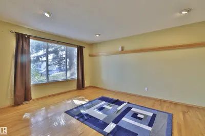 Interior photo 3 of 5316 36 AV