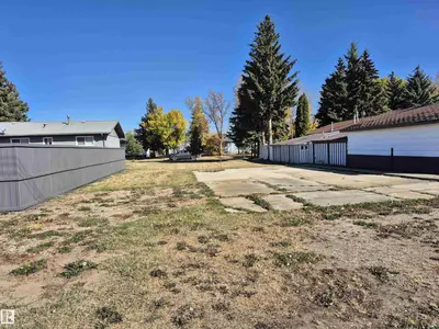 Interior photo 1 of 4815 53 AV