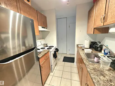 Interior photo 4 of #718 13910 STONY PLAIN RD NW