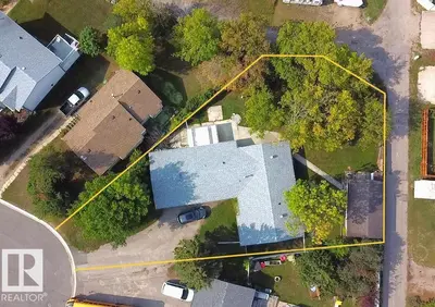 Interior photo 4 of 4308 44 ST