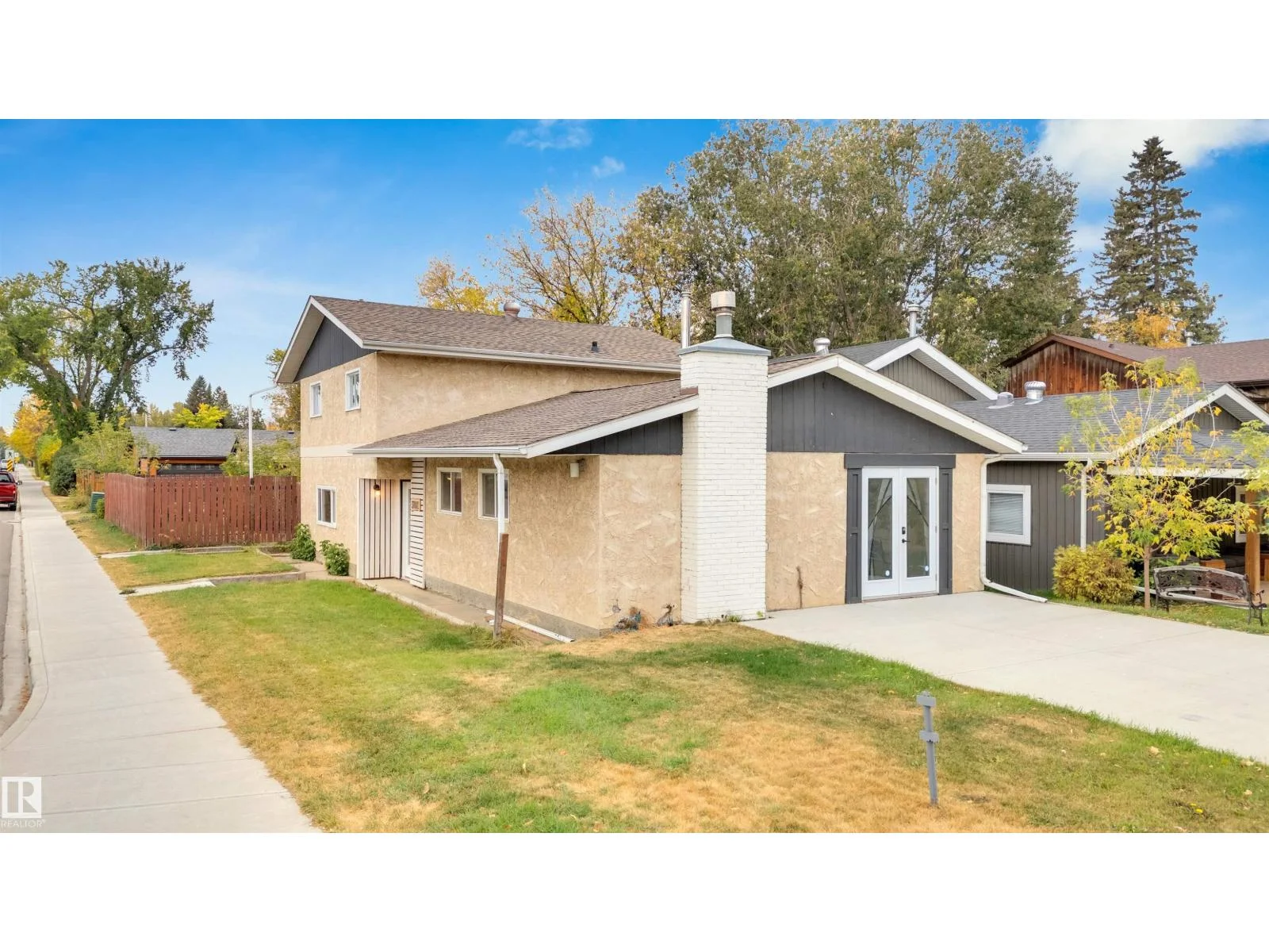 3602 50 Ave, Sylvan Lake - 4 bedroom House for sale