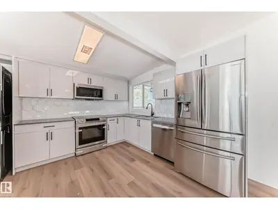 Interior photo 4 of 7220 152a Ave NW