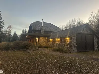 Interior photo 4 of 580 Poplar Bay Drive