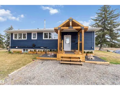 Interior photo 1 of 53273 RGE ROAD 215