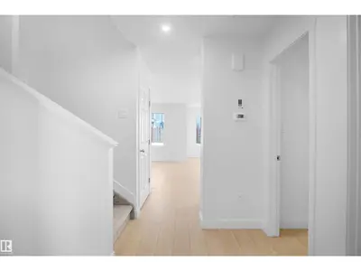 Interior photo 3 of 99 Ficus WY