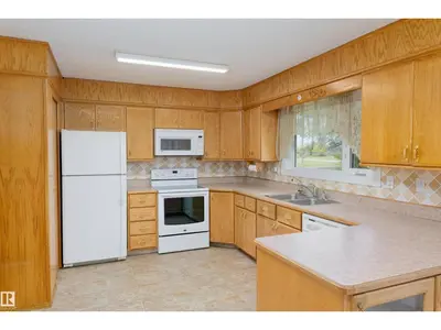 Interior photo 4 of 61302 Rge Rd 50