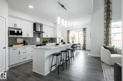 Interior photo 3 of 5017 Cawsey LI SW