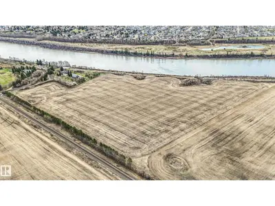 Interior photo 1 of Old Fort Trail Lamoureux DR