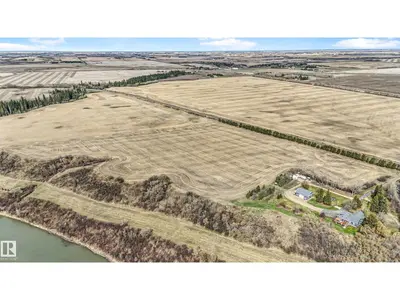 Interior photo 2 of Old Fort Trail Lamoureux DR