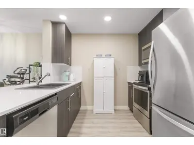 Interior photo 4 of #101 1506 TAMARACK BV NW