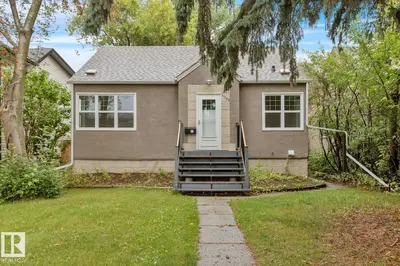 Interior photo 3 of 11130 71 AV NW