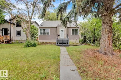 Interior photo 2 of 11130 71 AV NW