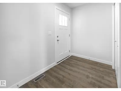 Interior photo 4 of 760 Berg LO